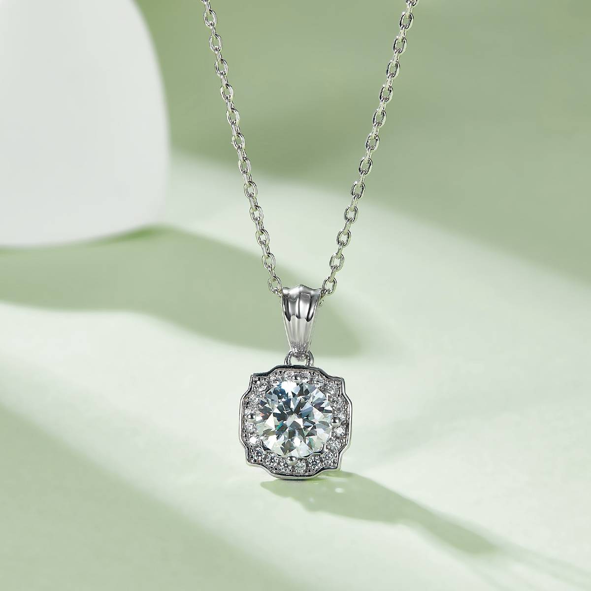 Fashionable Hairui S925 Silver Plated Platinum Moissanite Diamond Pendant Earnail Set